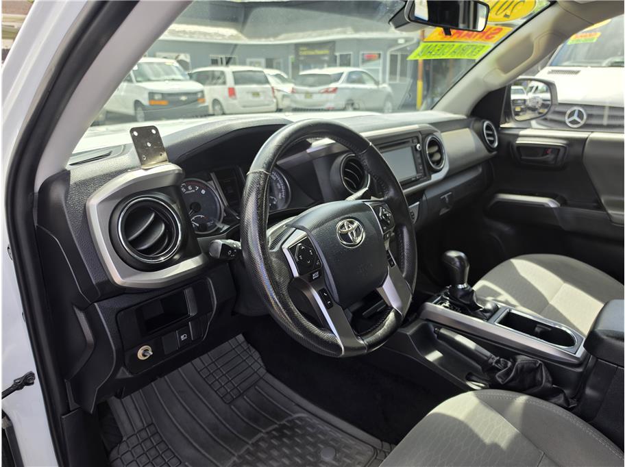 2019 Toyota Tacoma SR5 - Photo 15