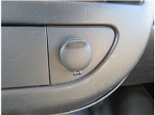 Vehicle Thumb #32