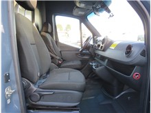 Vehicle Thumb #21