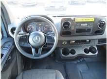 Vehicle Thumb #24