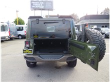 Vehicle Thumb #18