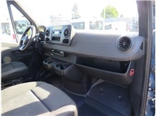 Vehicle Thumb #24