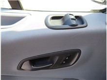Vehicle Thumb #40