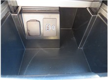 Vehicle Thumb #32