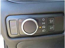 Vehicle Thumb #47