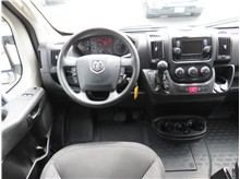 Vehicle Thumb #25
