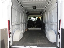 Vehicle Thumb #16