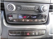 Vehicle Thumb #26