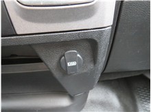 Vehicle Thumb #19