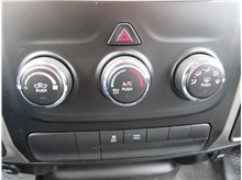 Vehicle Thumb #22