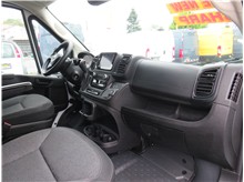 Vehicle Thumb #25