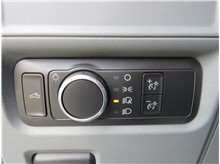 Vehicle Thumb #43