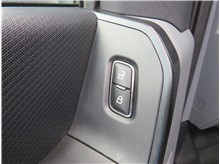 Vehicle Thumb #45