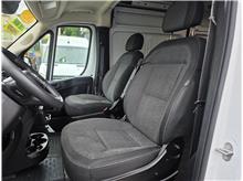 Vehicle Thumb #18