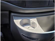 Vehicle Thumb #26