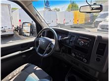 Vehicle Thumb #26