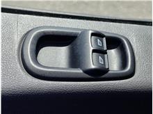 Vehicle Thumb #50
