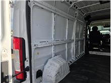 Vehicle Thumb #18