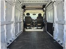 Vehicle Thumb #20