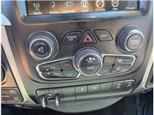 Vehicle Thumb #38