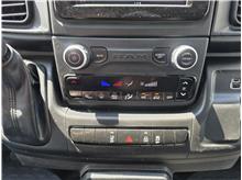 Vehicle Thumb #31
