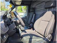 Vehicle Thumb #16