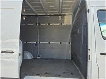 Vehicle Thumb #22