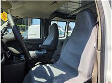 Vehicle Thumb #16