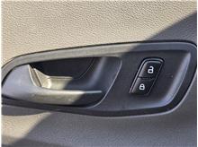 Vehicle Thumb #47