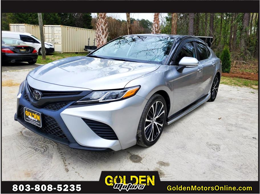 2019 Toyota Camry from GOLDEN MOTORS