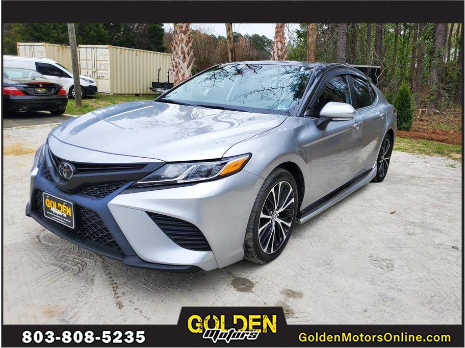 2019 Toyota Camry from GOLDEN MOTORS
