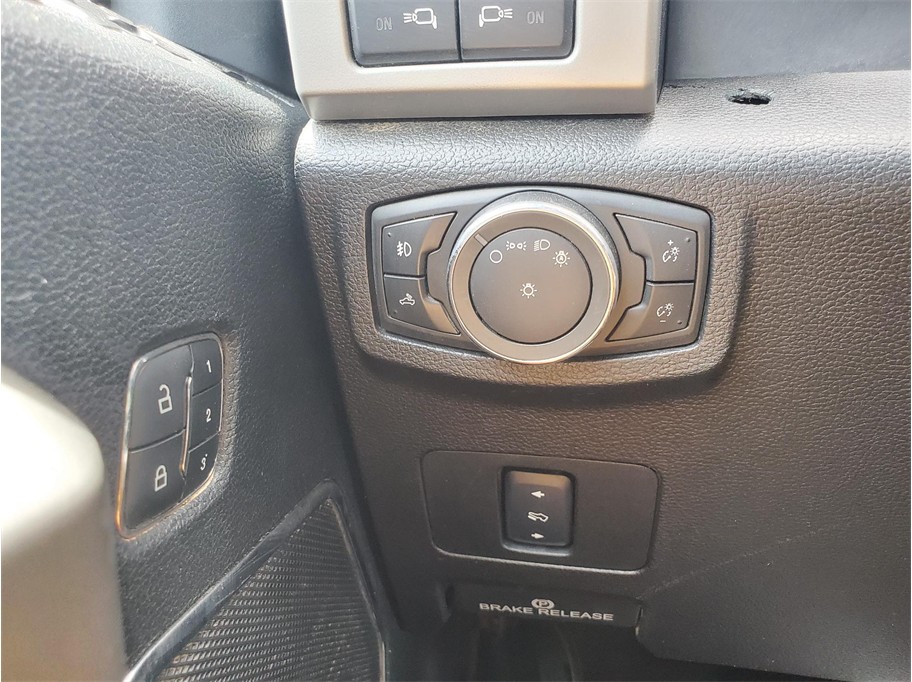 2017 Ford F-350 Super Duty Lariat - Photo 25