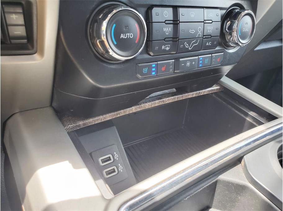 2017 Ford F-350 Super Duty Lariat - Photo 29