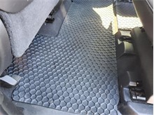 Vehicle Thumb #69