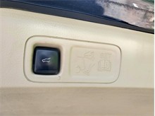 Vehicle Thumb #12