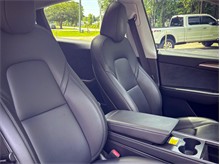 Vehicle Thumb #24