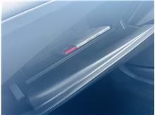 Vehicle Thumb #20