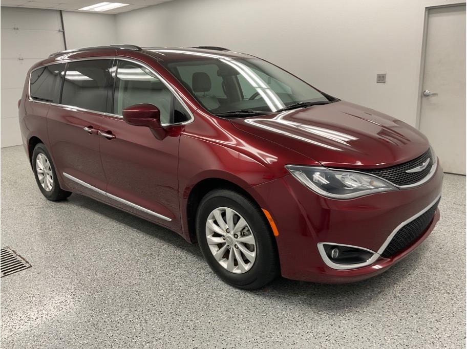 2019 Chrysler Pacifica from E-Z Way Auto Sales Hickory