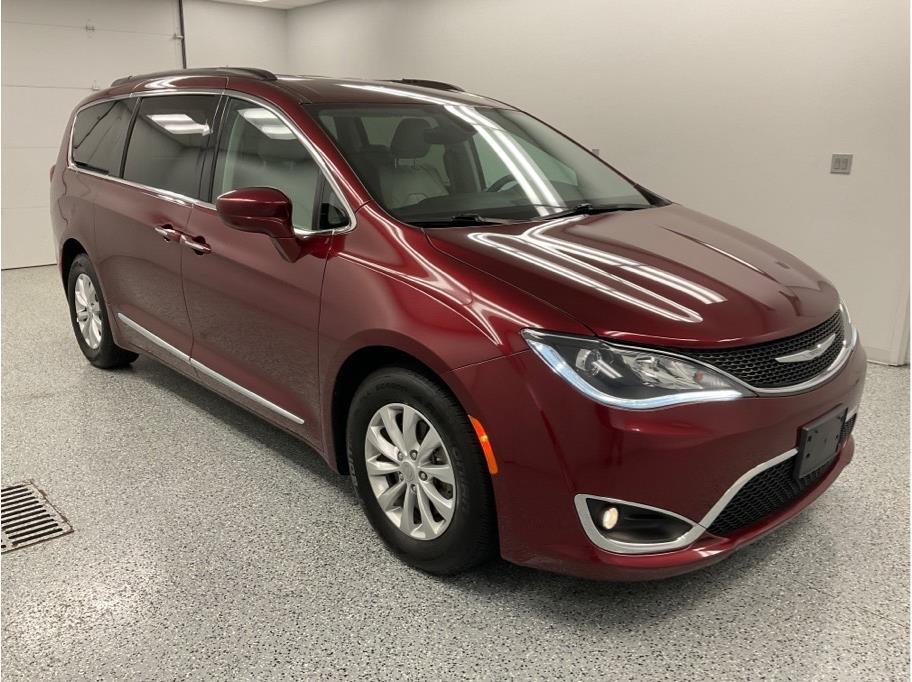 2017 Chrysler Pacifica from E-Z Way Auto Sales Hickory