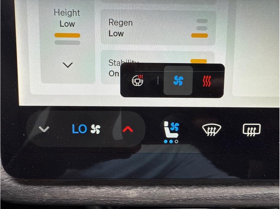 2022 Rivian R1T Launch Edition - Photo 21