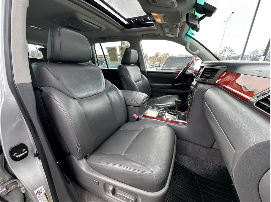 2008 Lexus LX 570 - Photo 15