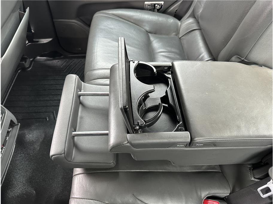 2008 Lexus LX 570 - Photo 17