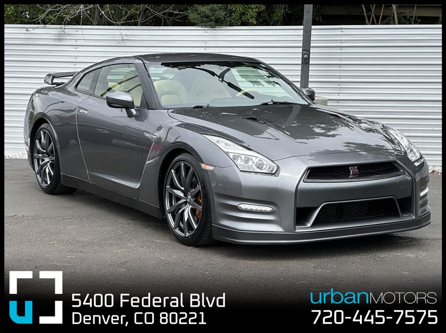 2015 Nissan GT-R Premium's photo
