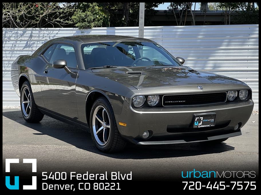 2010 Dodge Challenger SE's photo