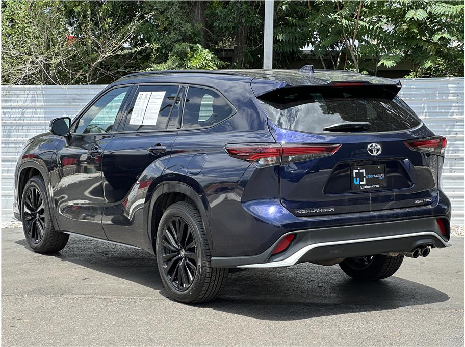 2025 Toyota Highlander XSE - Photo 12