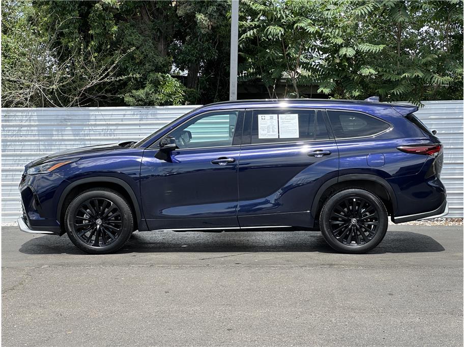 2025 Toyota Highlander XSE - Photo 13