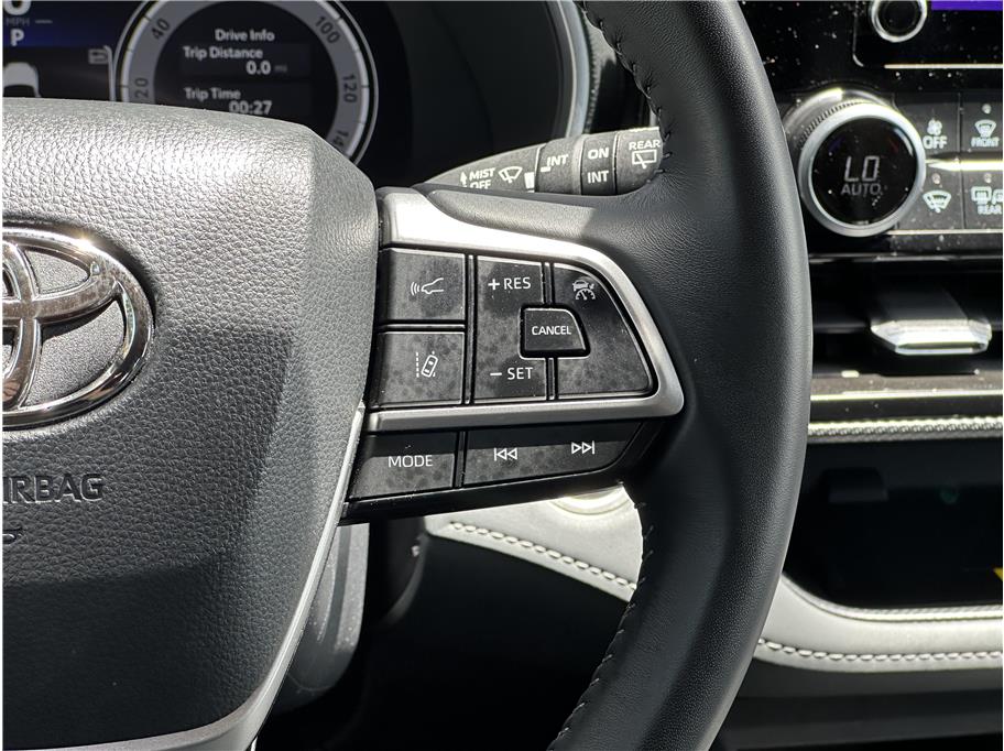 2025 Toyota Highlander XSE - Photo 21