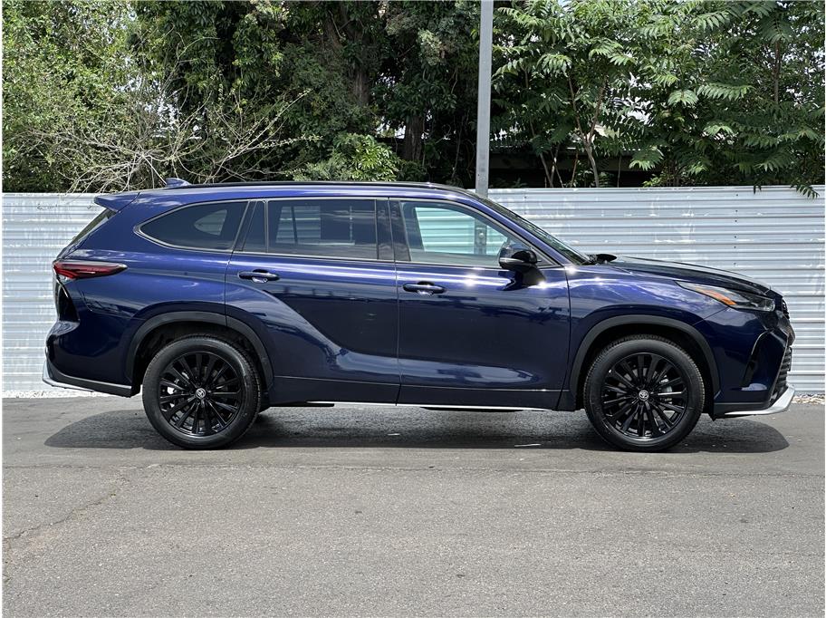 2025 Toyota Highlander XSE - Photo 9