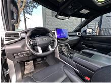 Vehicle Thumb #14
