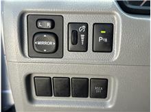 Vehicle Thumb #26